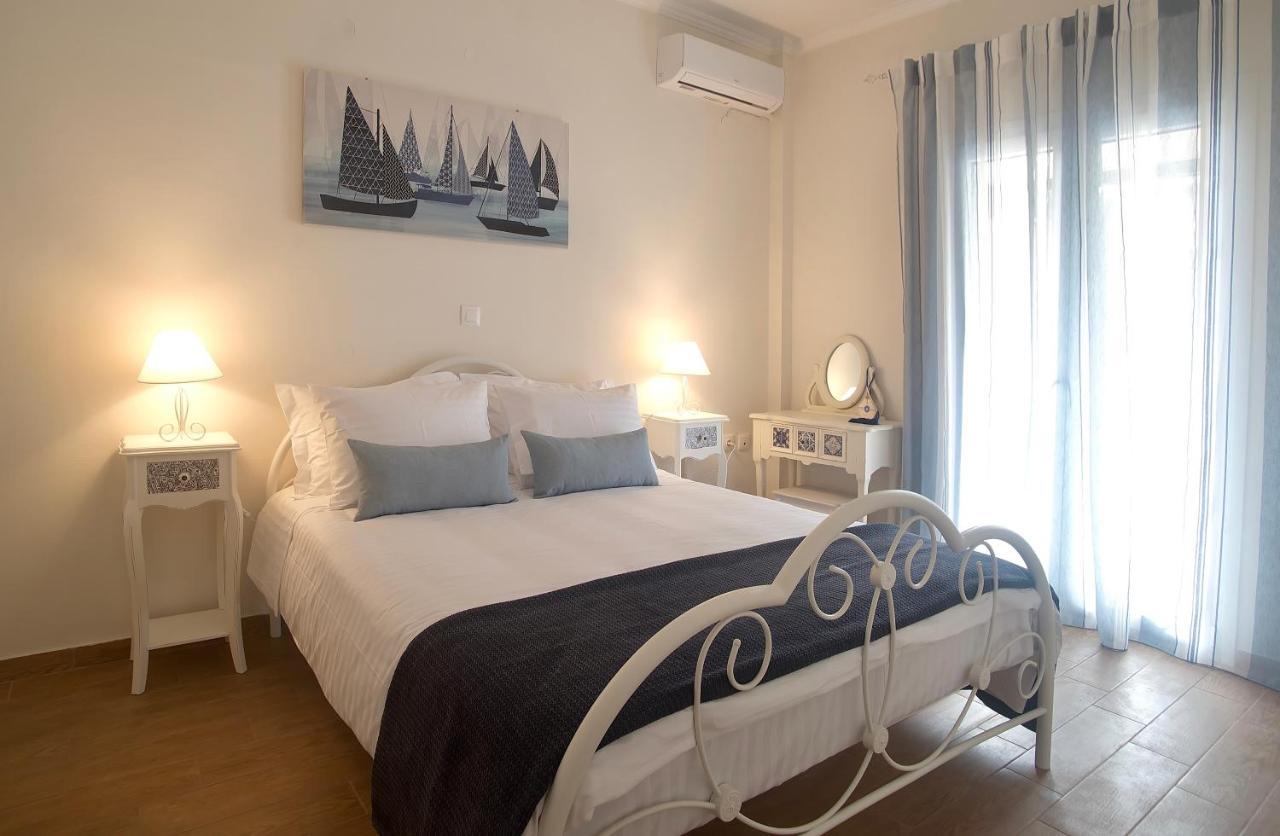 The Bluehouse - Spacious Top Floor Flat With Parking, By Mon Repos Beach Corfu  المظهر الخارجي الصورة