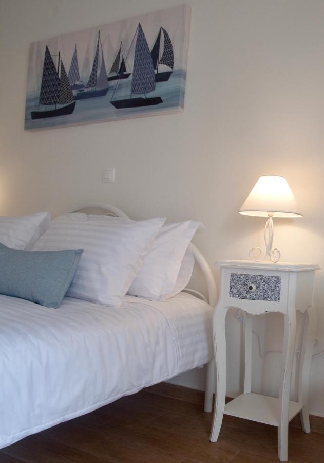 The Bluehouse - Spacious Top Floor Flat With Parking, By Mon Repos Beach Corfu  المظهر الخارجي الصورة