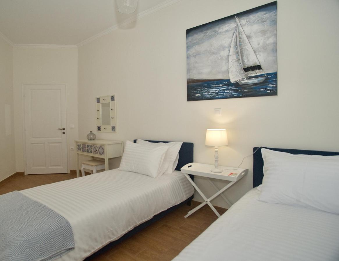 The Bluehouse - Spacious Top Floor Flat With Parking, By Mon Repos Beach Corfu  المظهر الخارجي الصورة