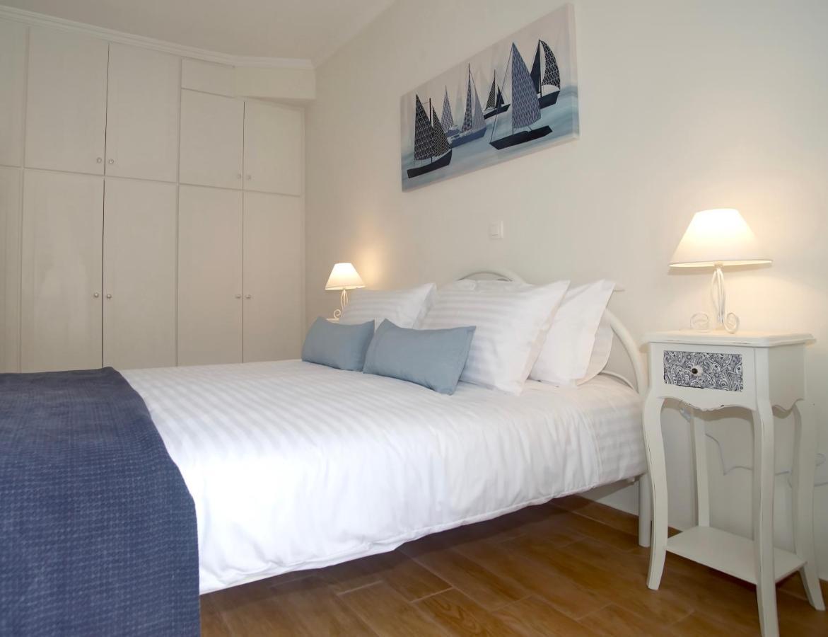 The Bluehouse - Spacious Top Floor Flat With Parking, By Mon Repos Beach Corfu  المظهر الخارجي الصورة