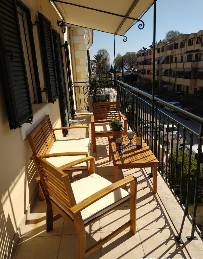 The Bluehouse - Spacious Top Floor Flat With Parking, By Mon Repos Beach Corfu  المظهر الخارجي الصورة