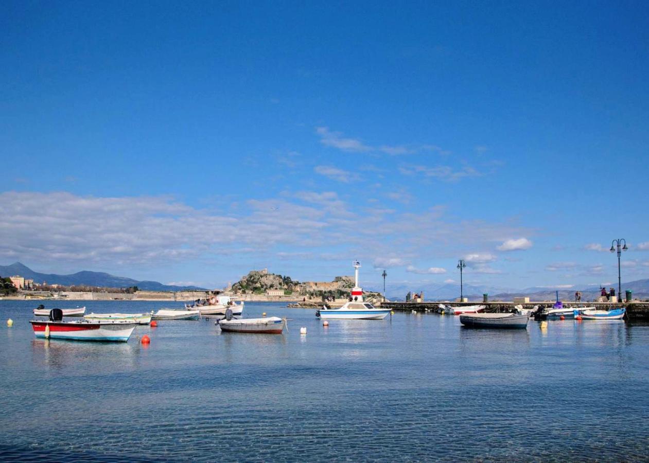 The Bluehouse - Spacious Top Floor Flat With Parking, By Mon Repos Beach Corfu  المظهر الخارجي الصورة