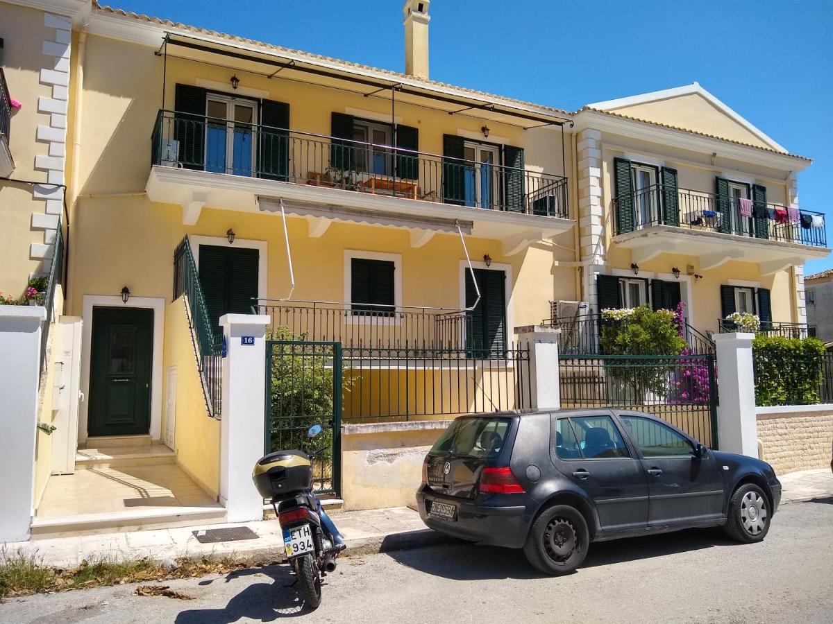 The Bluehouse - Spacious Top Floor Flat With Parking, By Mon Repos Beach Corfu  المظهر الخارجي الصورة