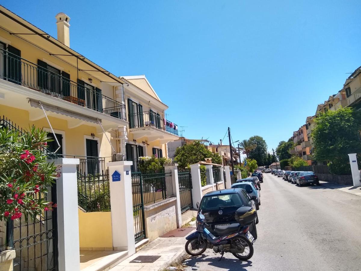 The Bluehouse - Spacious Top Floor Flat With Parking, By Mon Repos Beach Corfu  المظهر الخارجي الصورة